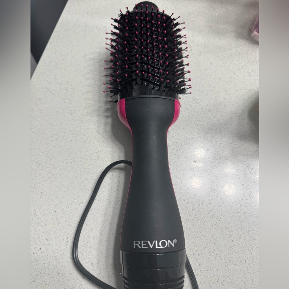 Revlon One-Step Volumizer - Picture 4 of 5